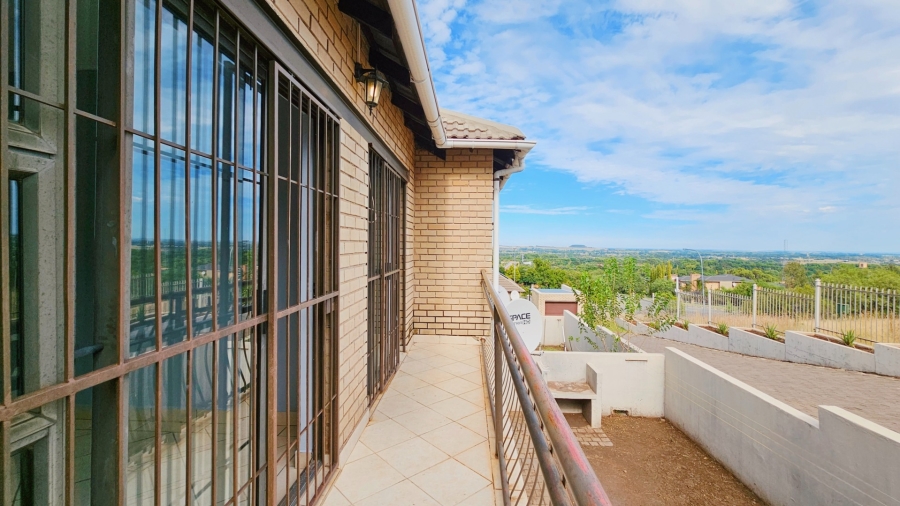 3 Bedroom Property for Sale in Langenhovenpark Free State